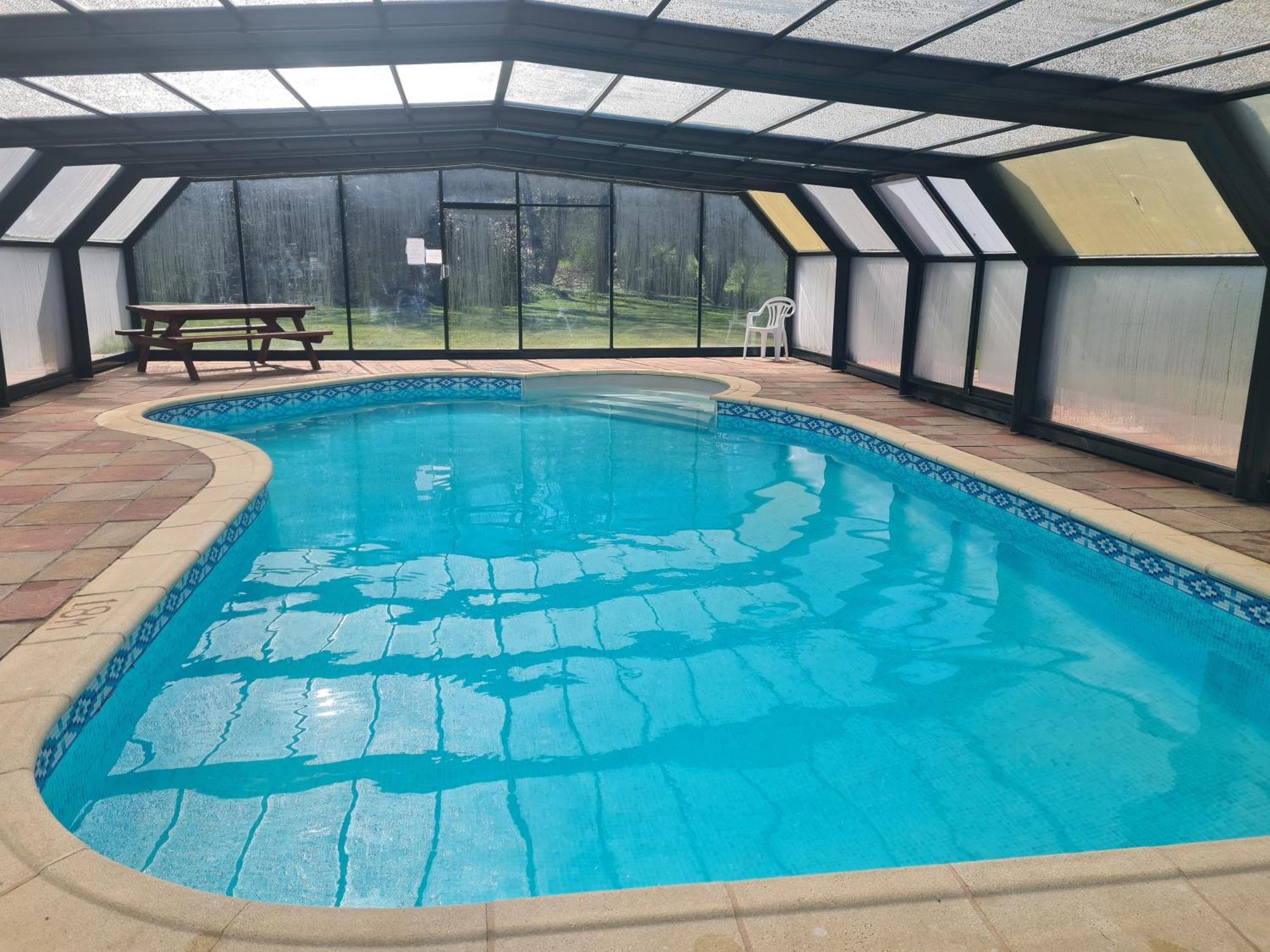 Robin Sleeps 2 Dog Friendly 40 Acres Of Grounds And Woodlands Fishing Swimming Pool